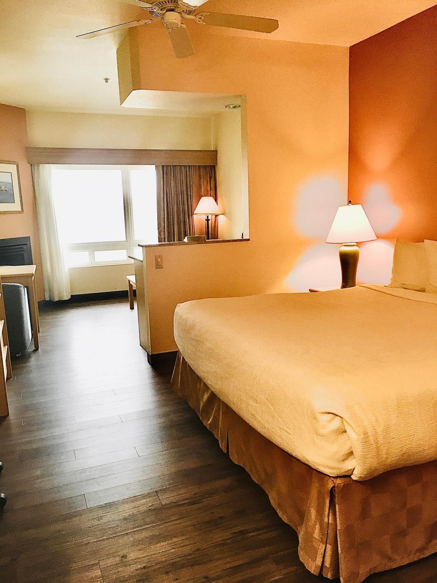 Lighthouse Suites Inn Оушън Шорс Екстериор снимка