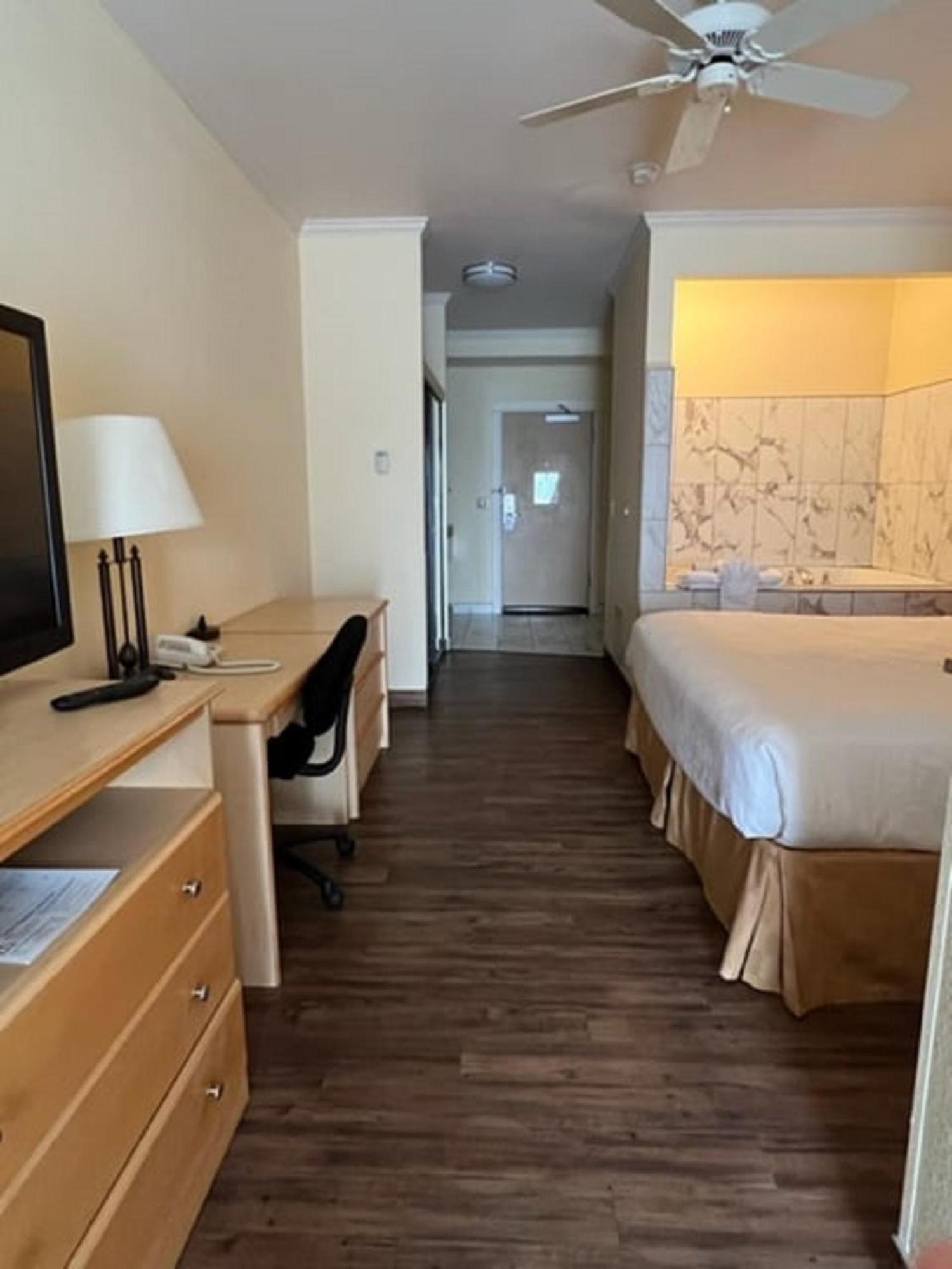 Lighthouse Suites Inn Оушън Шорс Екстериор снимка