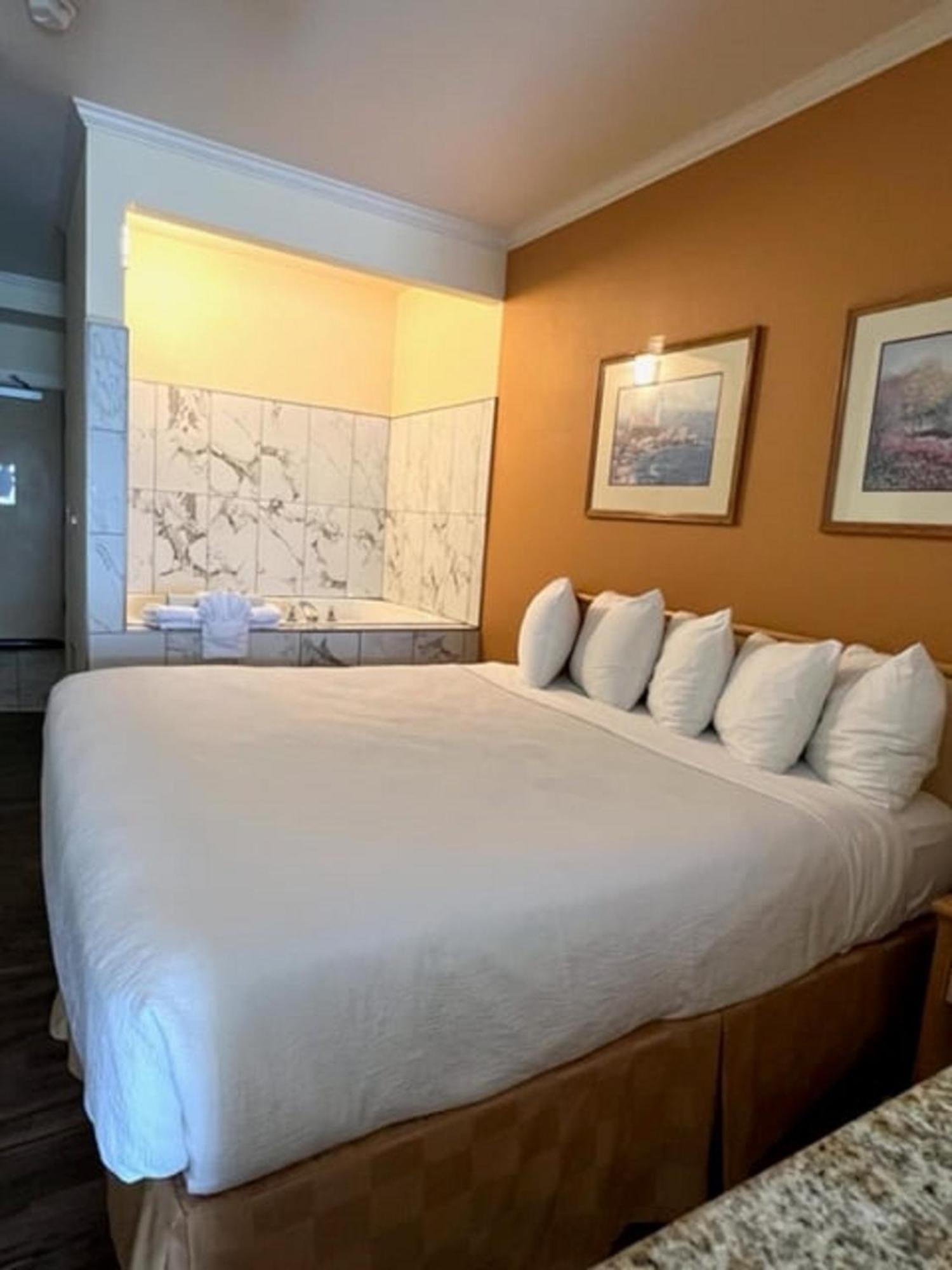 Lighthouse Suites Inn Оушън Шорс Екстериор снимка
