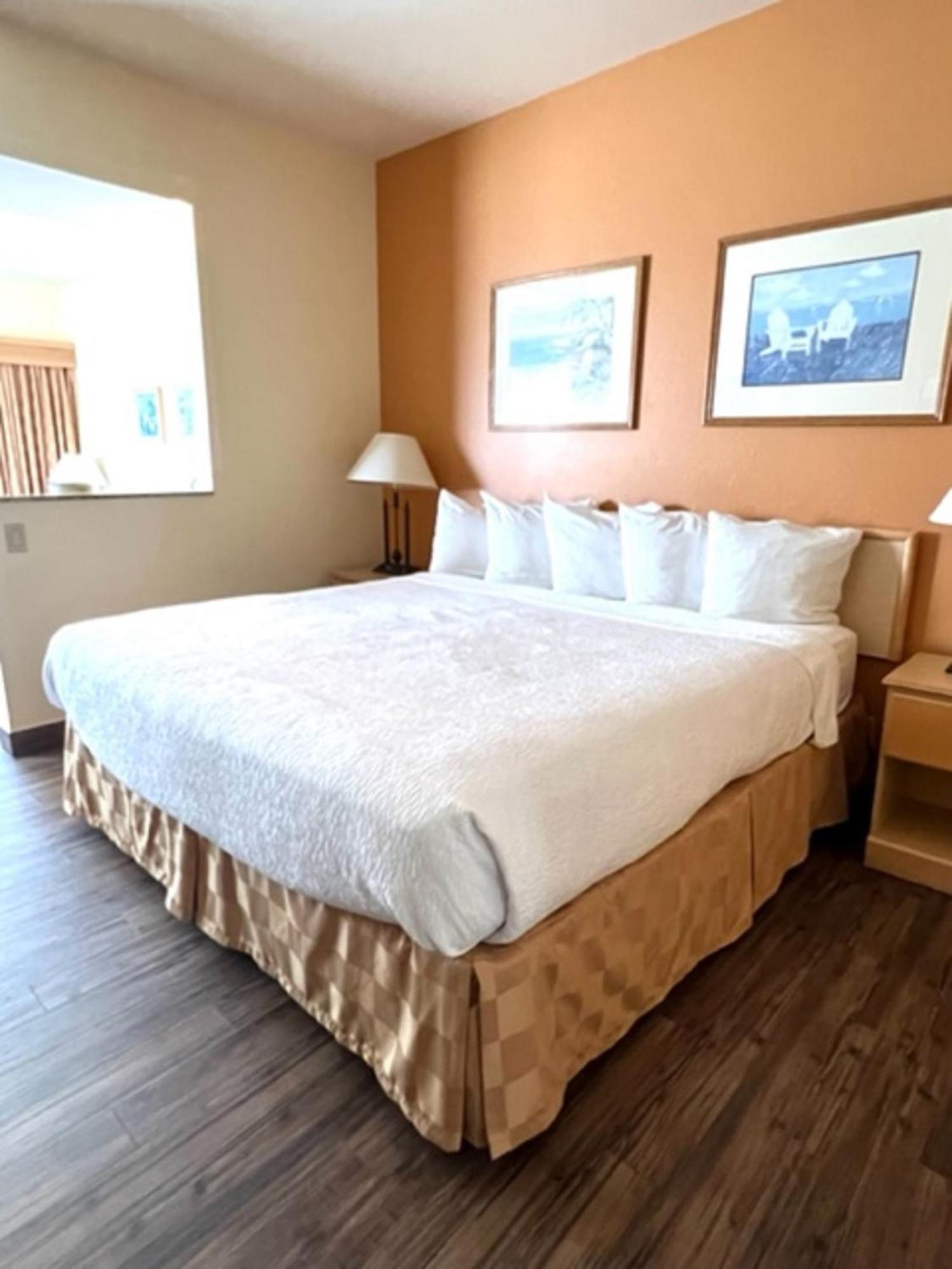 Lighthouse Suites Inn Оушън Шорс Екстериор снимка
