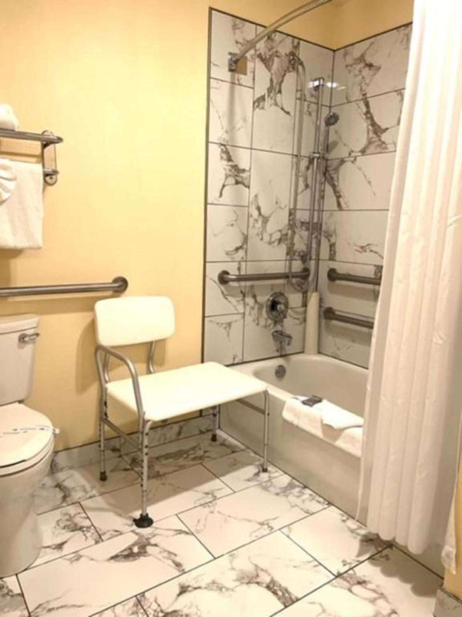Lighthouse Suites Inn Оушън Шорс Екстериор снимка