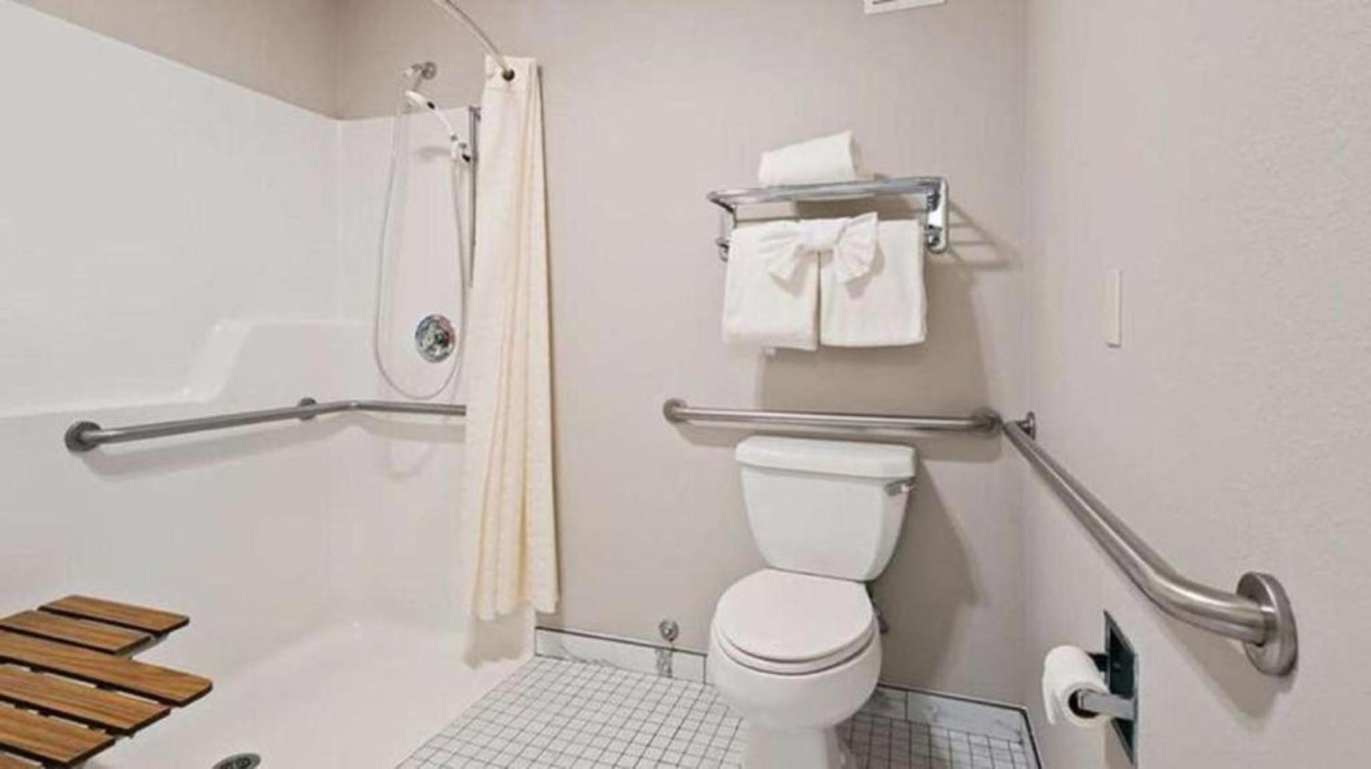 Lighthouse Suites Inn Оушън Шорс Екстериор снимка